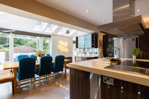 Hawkwood Court - with Hot Tub, Cinema, Gym, Games Room & Outdoor Kitchen